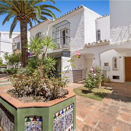 Вилла Casa Lena Town House With Pool Нерха Экстерьер фото