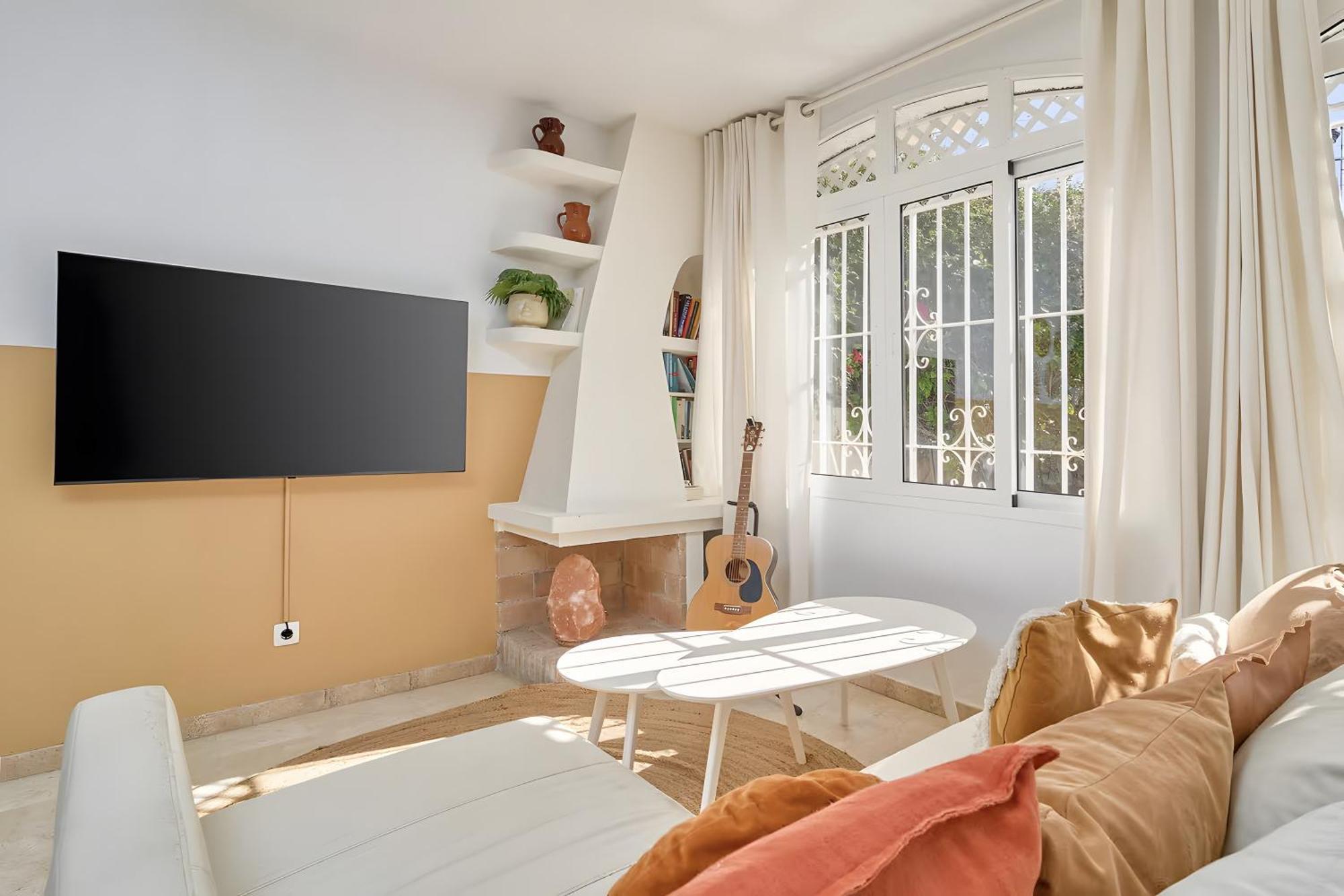 Вилла Casa Lena Town House With Pool Нерха Экстерьер фото