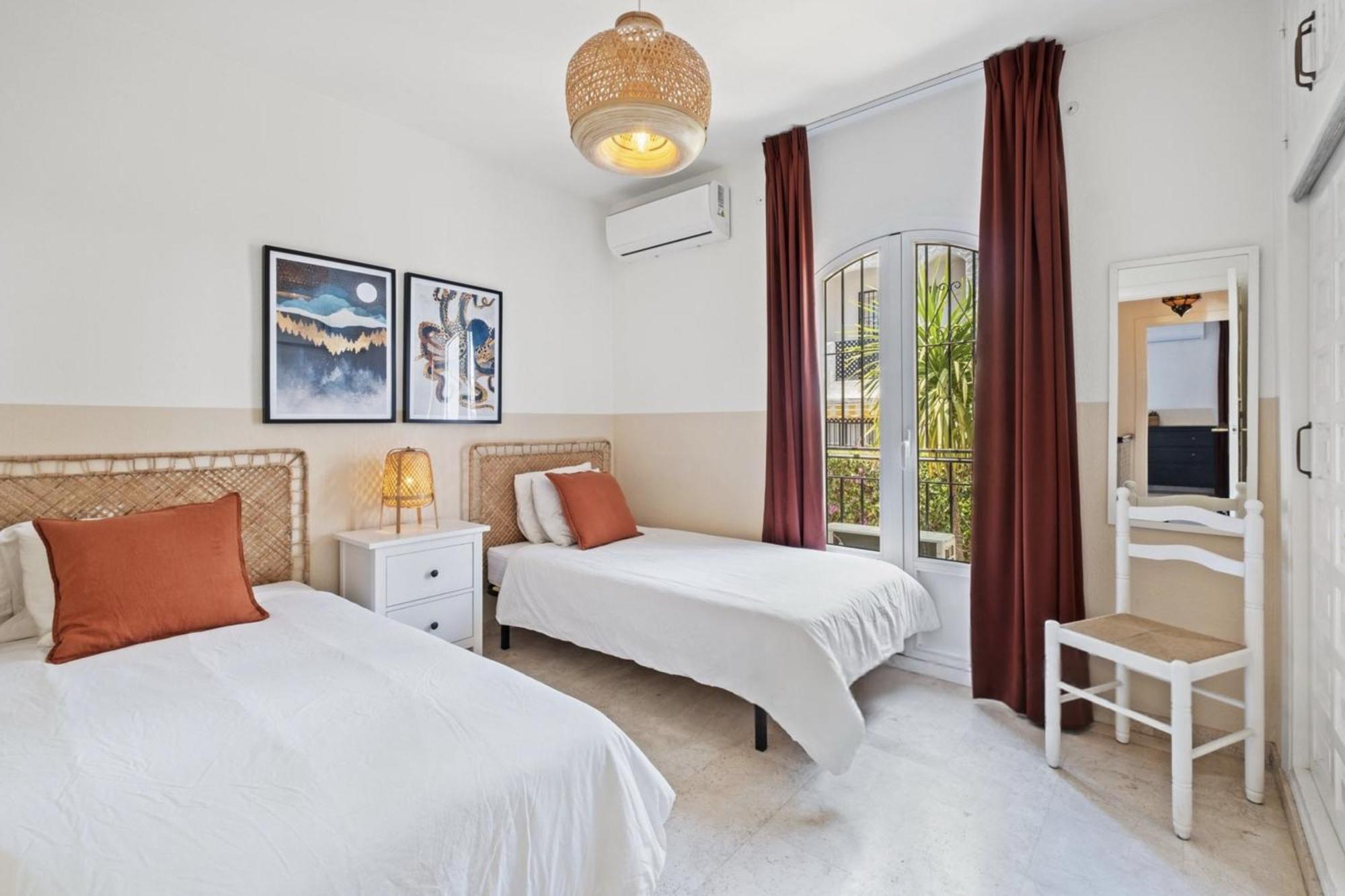 Вилла Casa Lena Town House With Pool Нерха Экстерьер фото