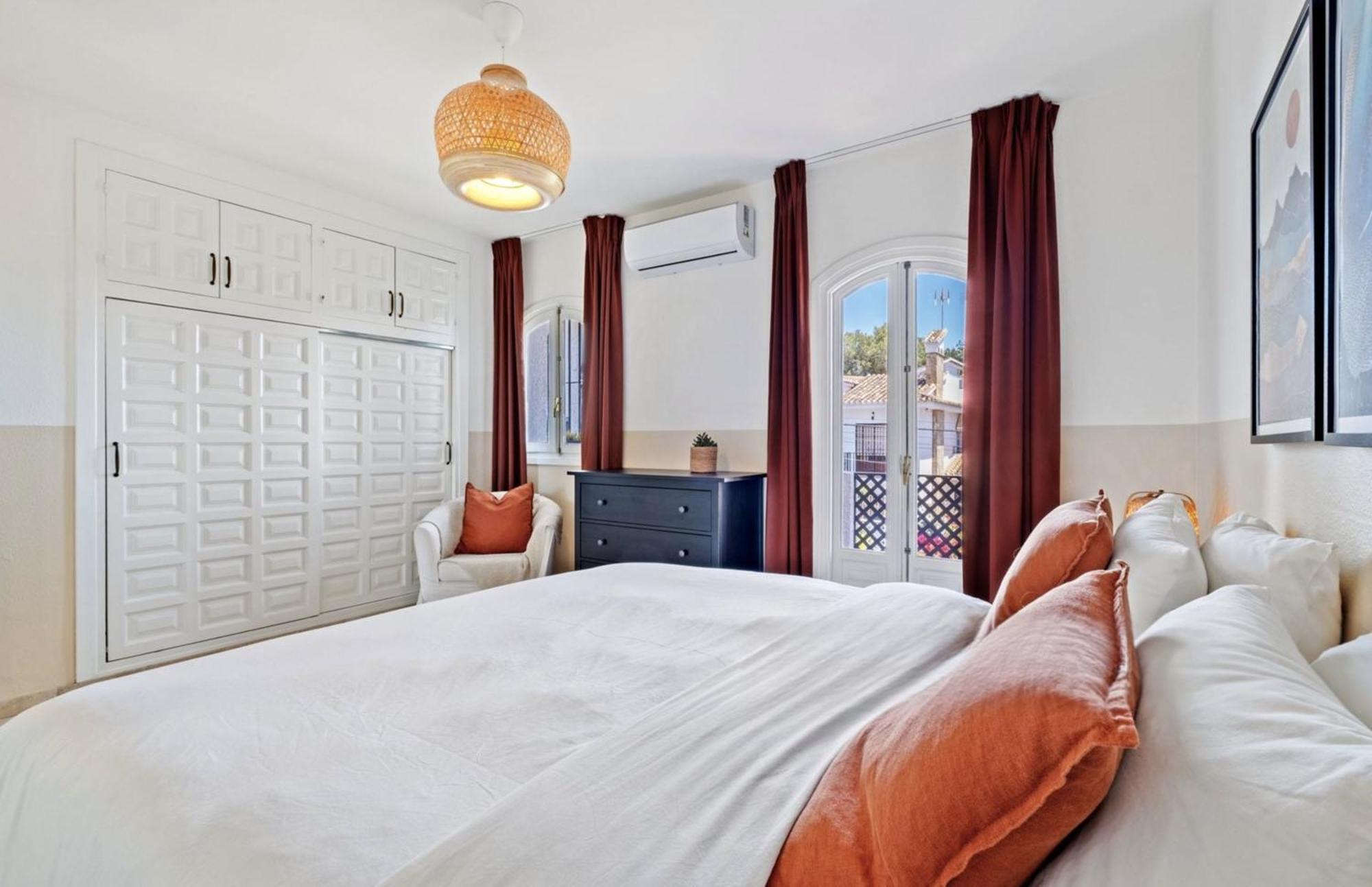 Вилла Casa Lena Town House With Pool Нерха Экстерьер фото